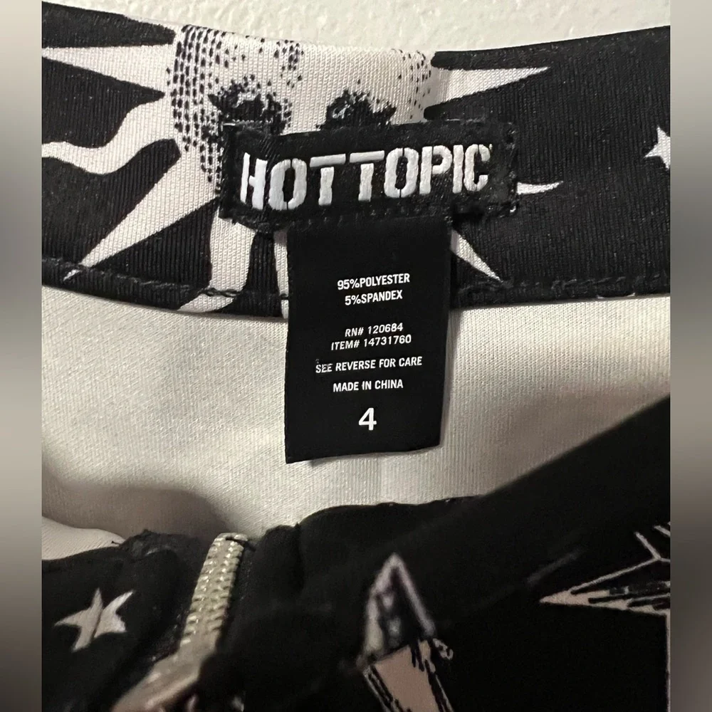 Hot Topic Celestial O-Ring Skater Skirt - Picture 5 of 9